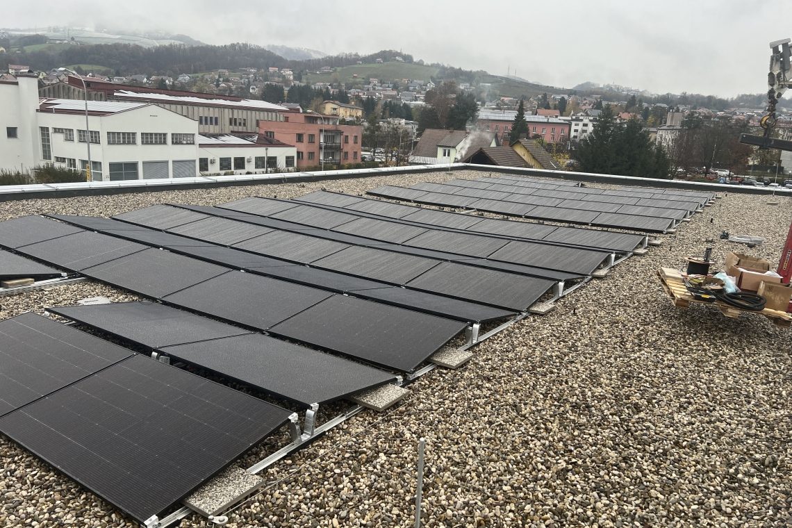 Krško uspešno zaključilo postavitev sončnih elektrarn na javnih objektih